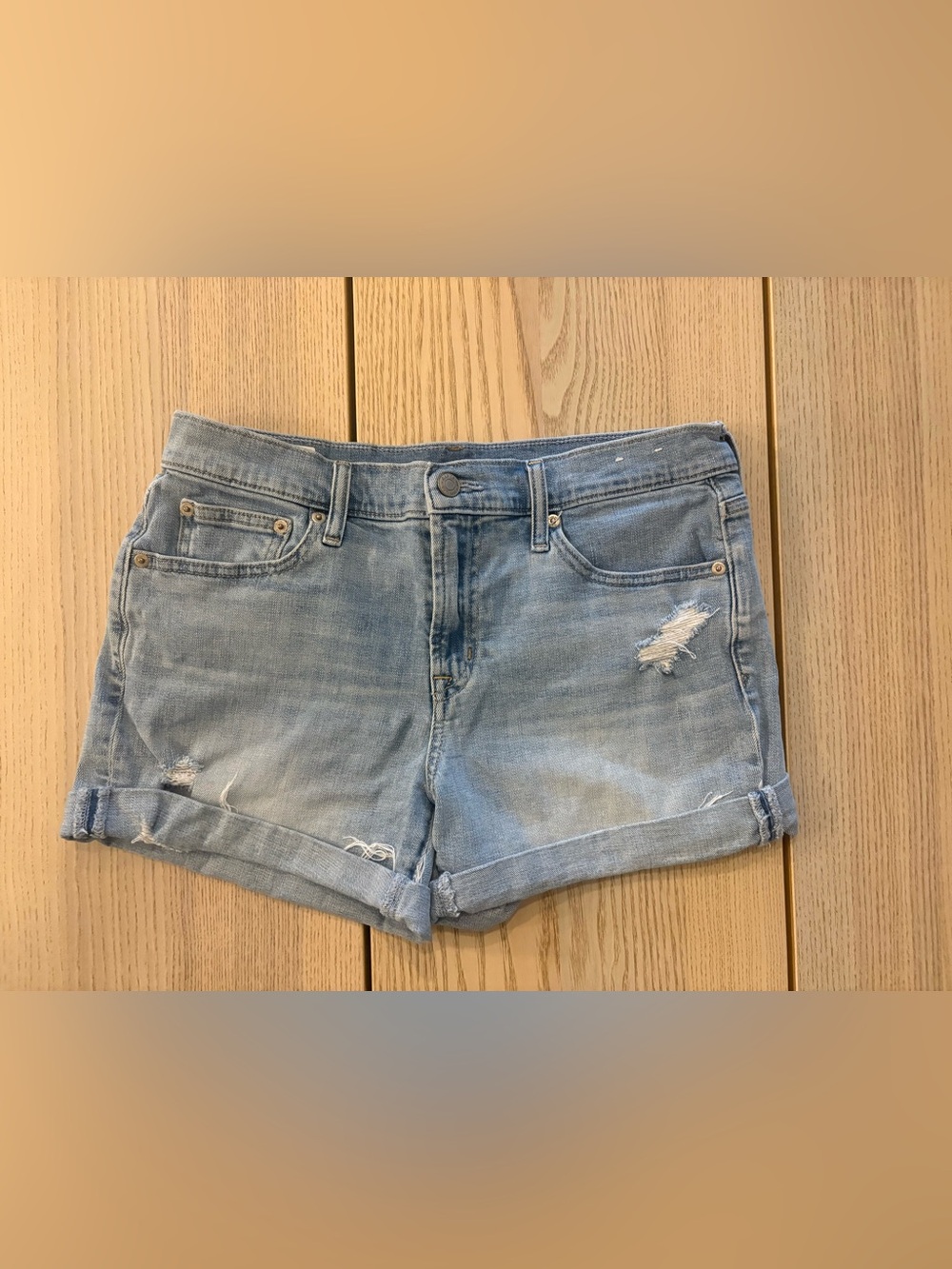 Gap size 29 Light Blue Denim Women’s Rolled Cuff Shorts Mid-rise